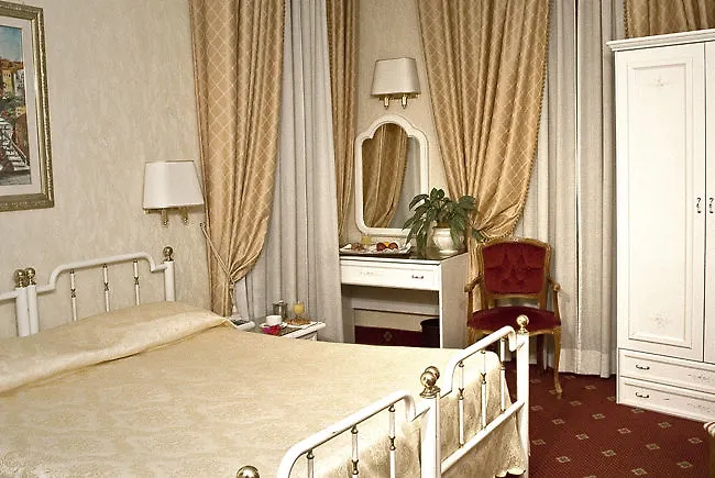 Daniela Hotel